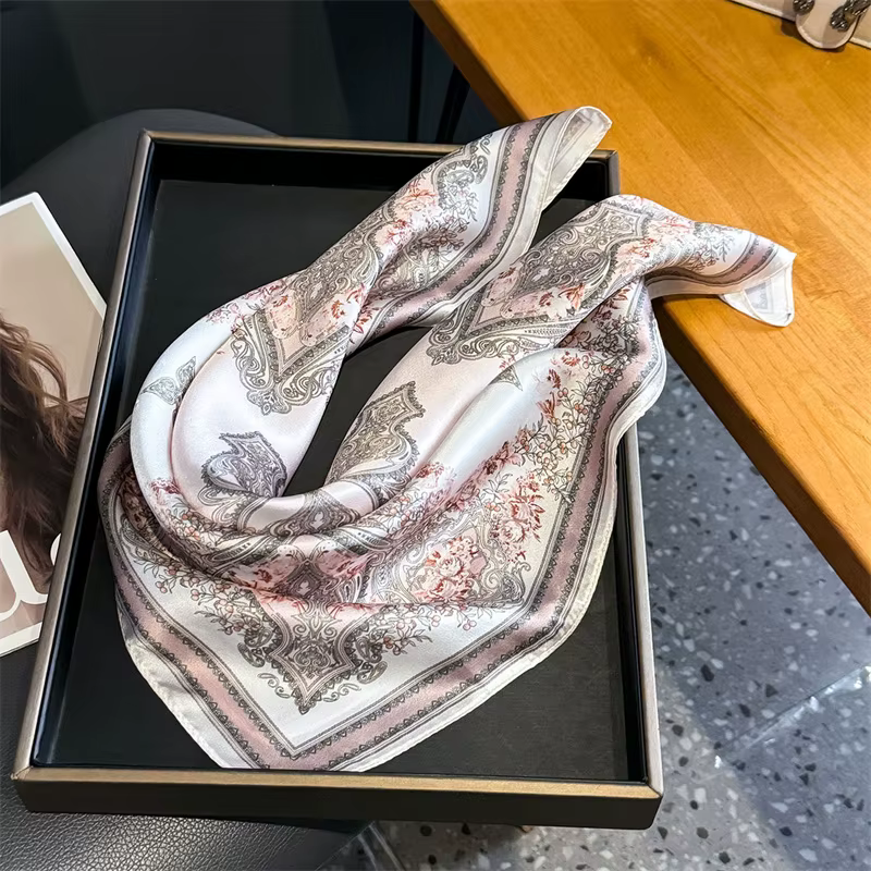100% foulard en soie rétro croix fleur motif foulards carrés