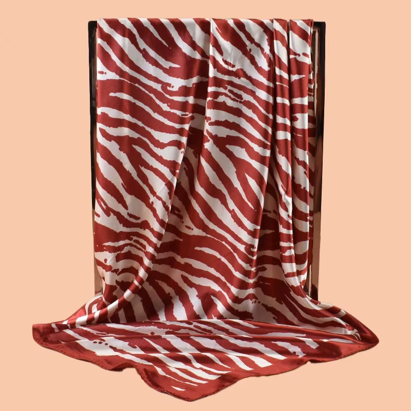 Foulard carré en soie 90x90cm pour femme