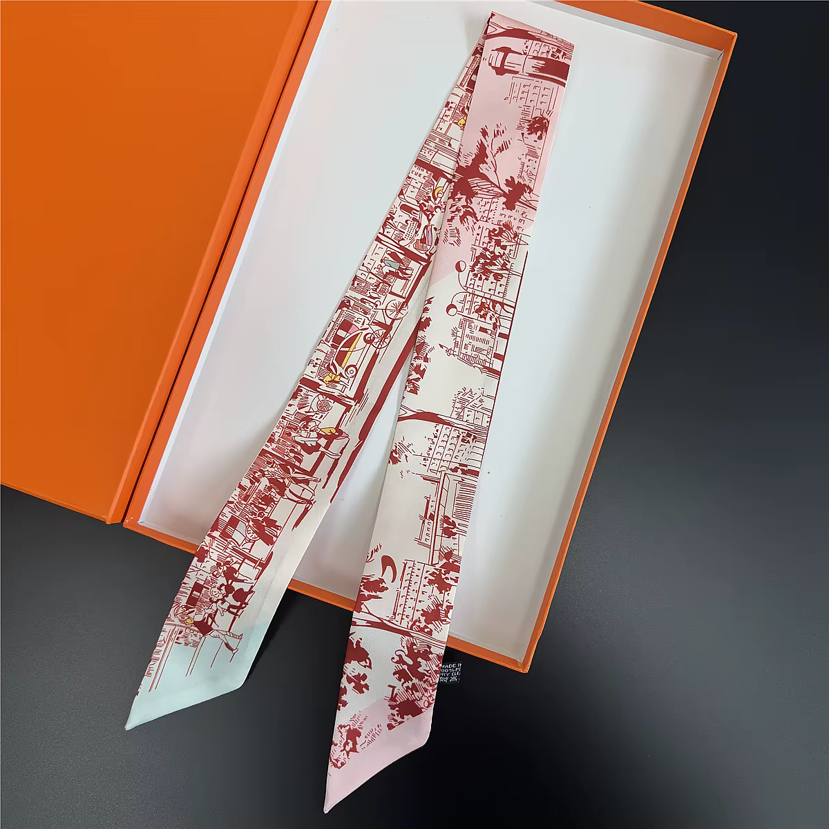 2026 Foulard en soie de luxe pour femme