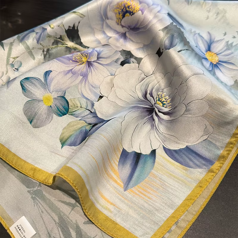 Foulard carré en soie de mûrier pour femmes