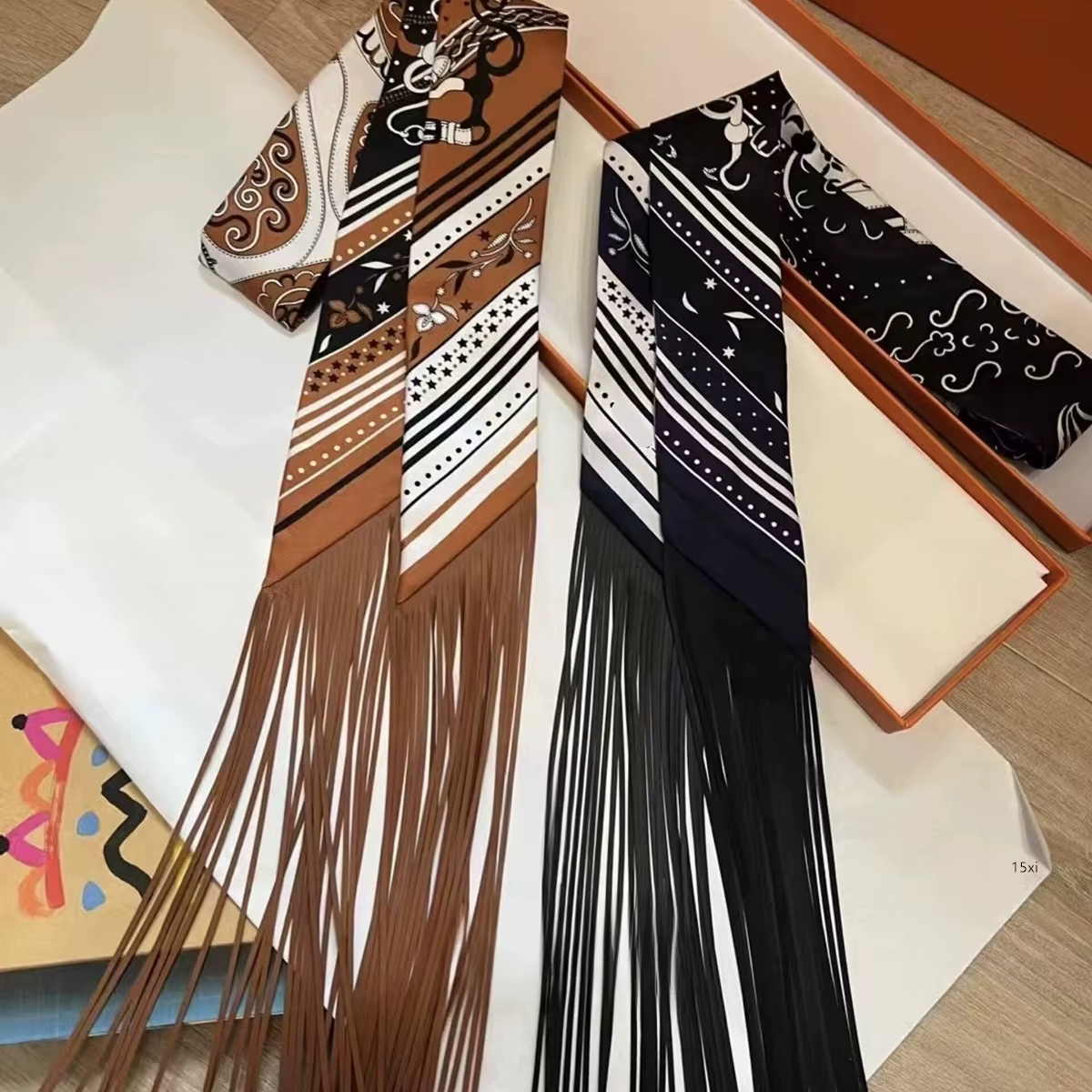 Écharpe en soie polyvalente et tendance 130*5cm pour femme