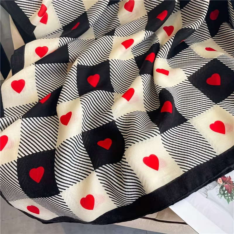 Écharpe à grille en forme de cœur d'amour