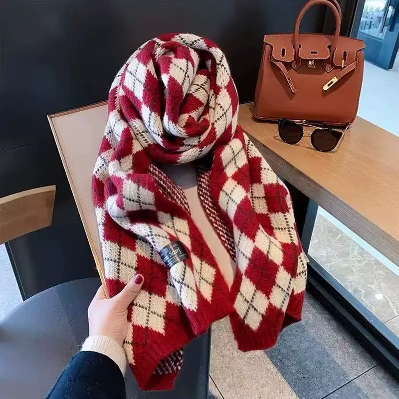Écharpe rouge à carreaux pour femme