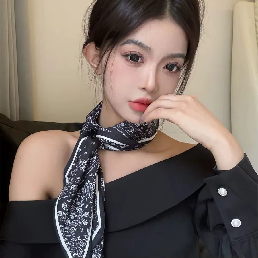 Nouveau style : Foulard en soie noir longue cravate pour femme