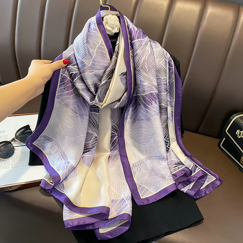 Écharpe de Luxe à Motif Floral pour Femme