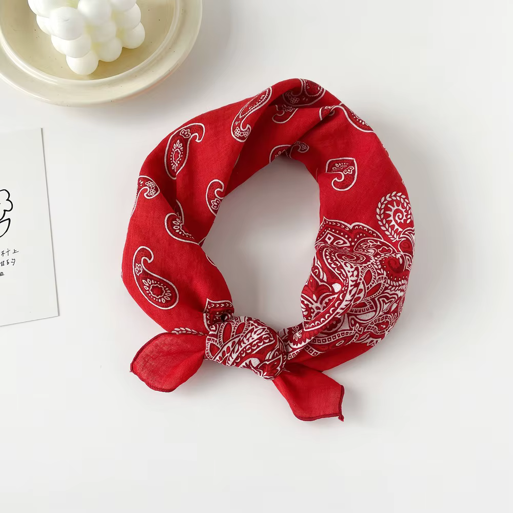 Foulard carré en coton riche pour femmes
