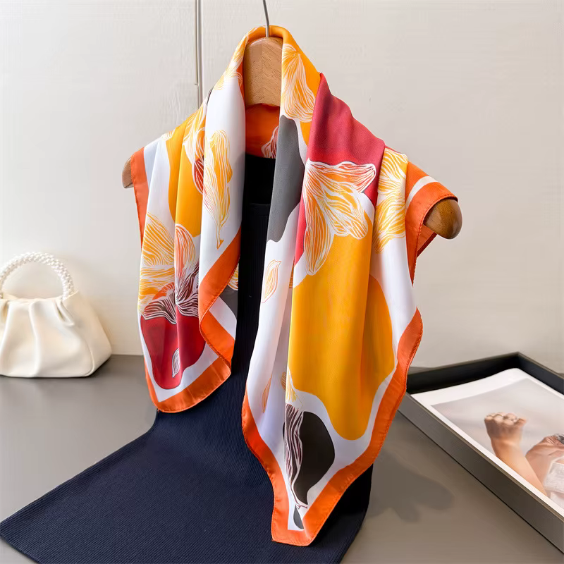 Foulard carré imprimé pour femme