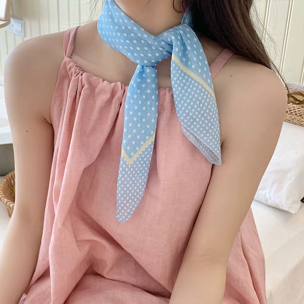 Foulard carré à pois doux et frais pour femme