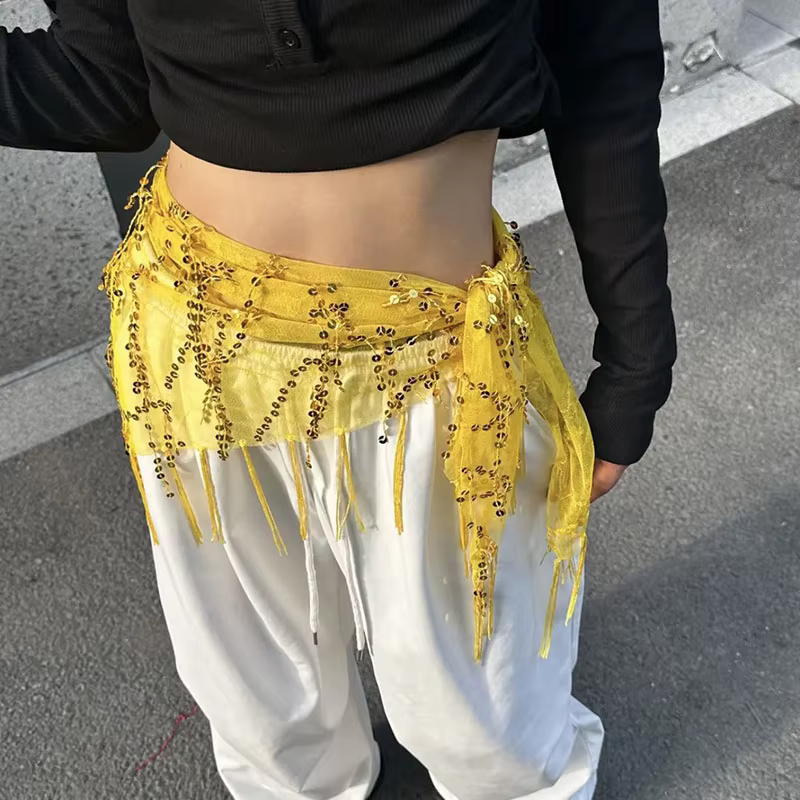 Foulard de taille triangulaire à sequins avec longues franges