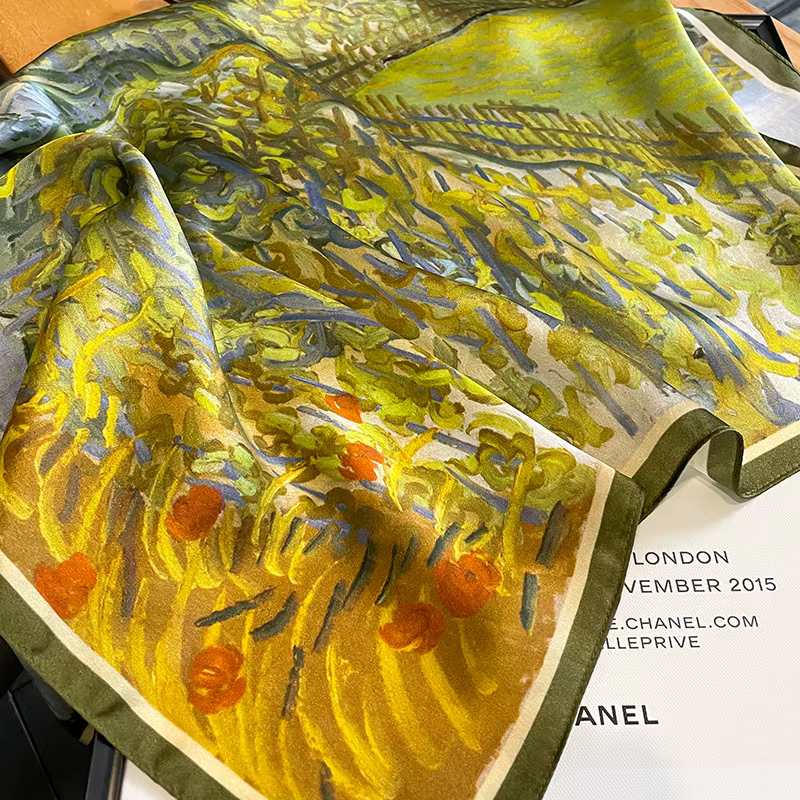 Élégant foulard carré 100 % pure soie pour femme