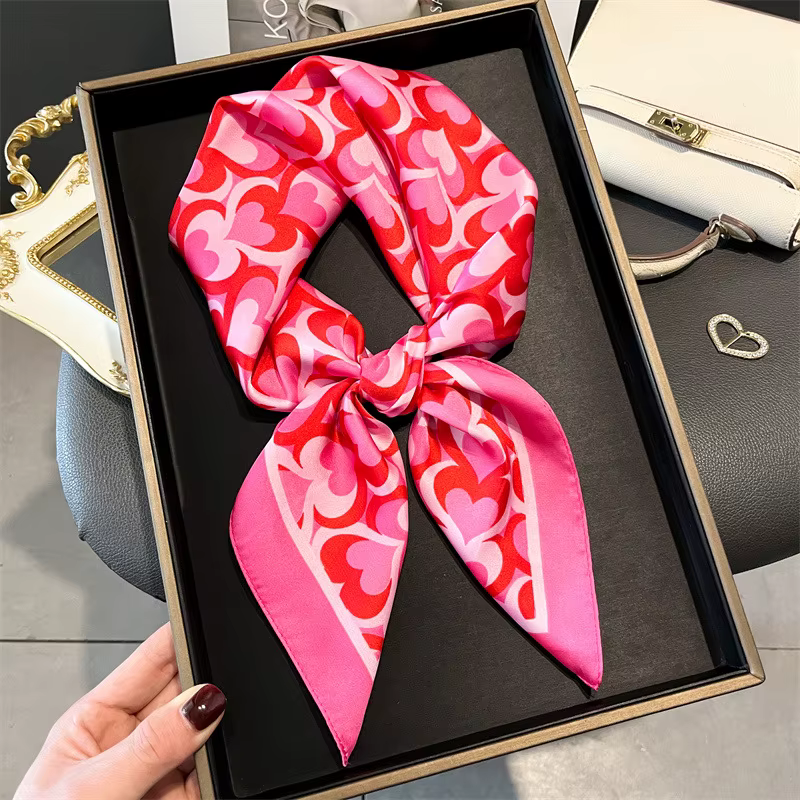 Foulard carré de luxe en soie pour femmes