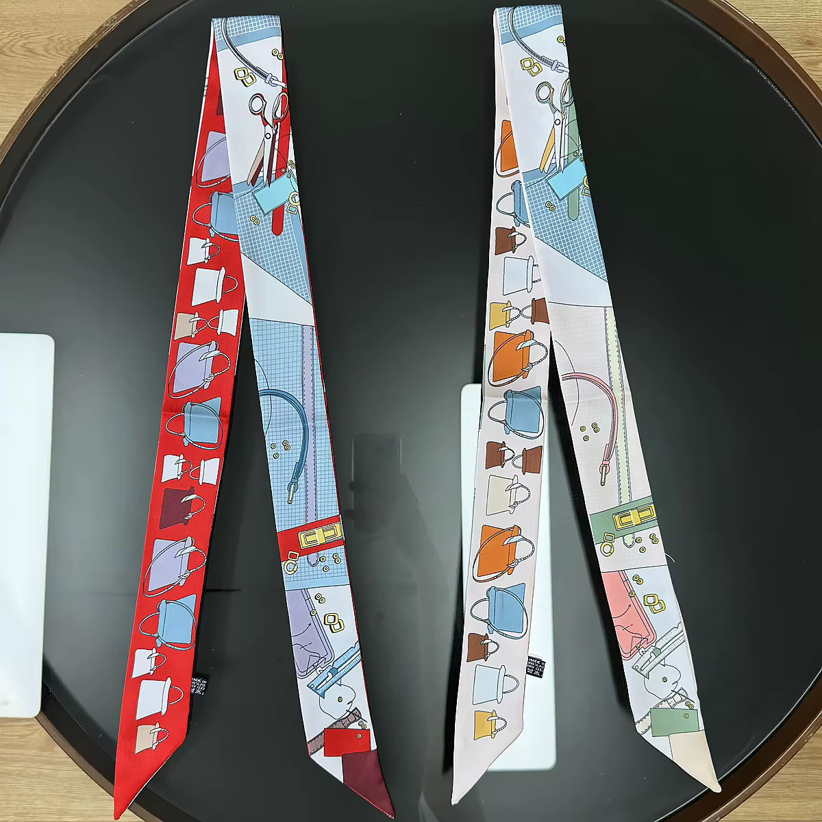 Foulard de cou en soie sergé pour femmes