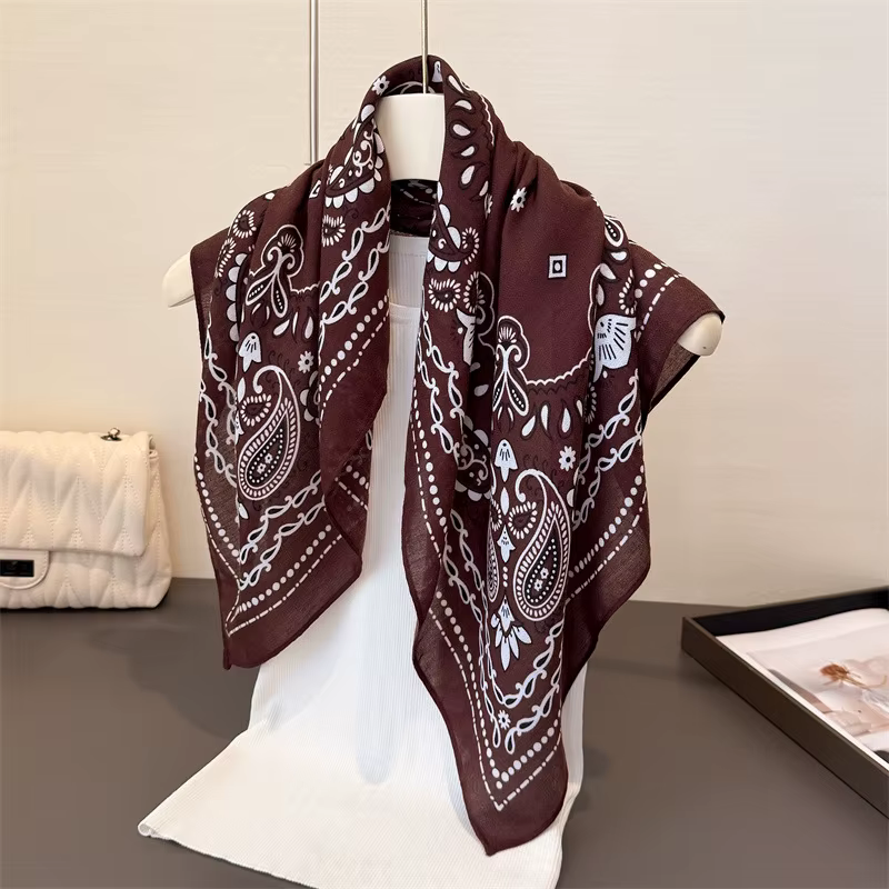 Foulard carré de luxe en forme de cajou pour femmes