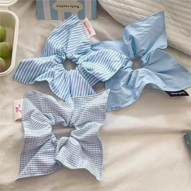 Élégant foulard carré en coton doux rayé bleu et blanc
