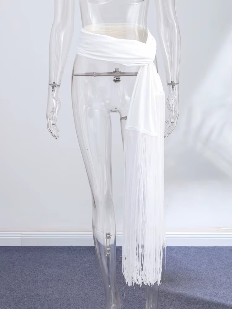 Écharpe en satin à franges et pompons pour femme