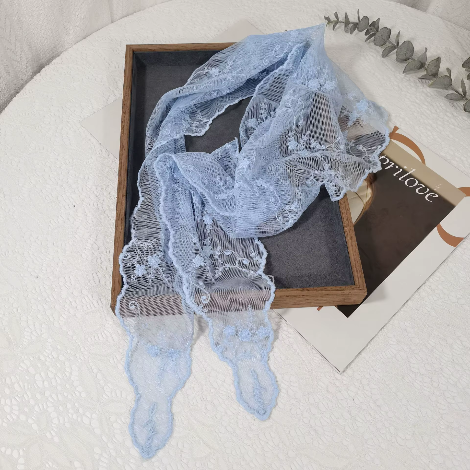Foulard en soie brodé en dentelle pour femmes