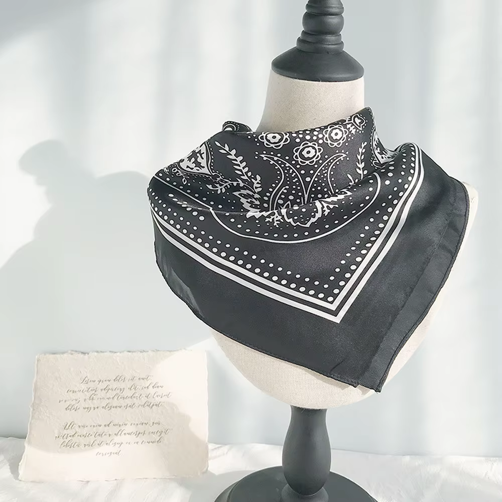 Nouveaux foulards pour femmes en soie satinée imprimé cachemire