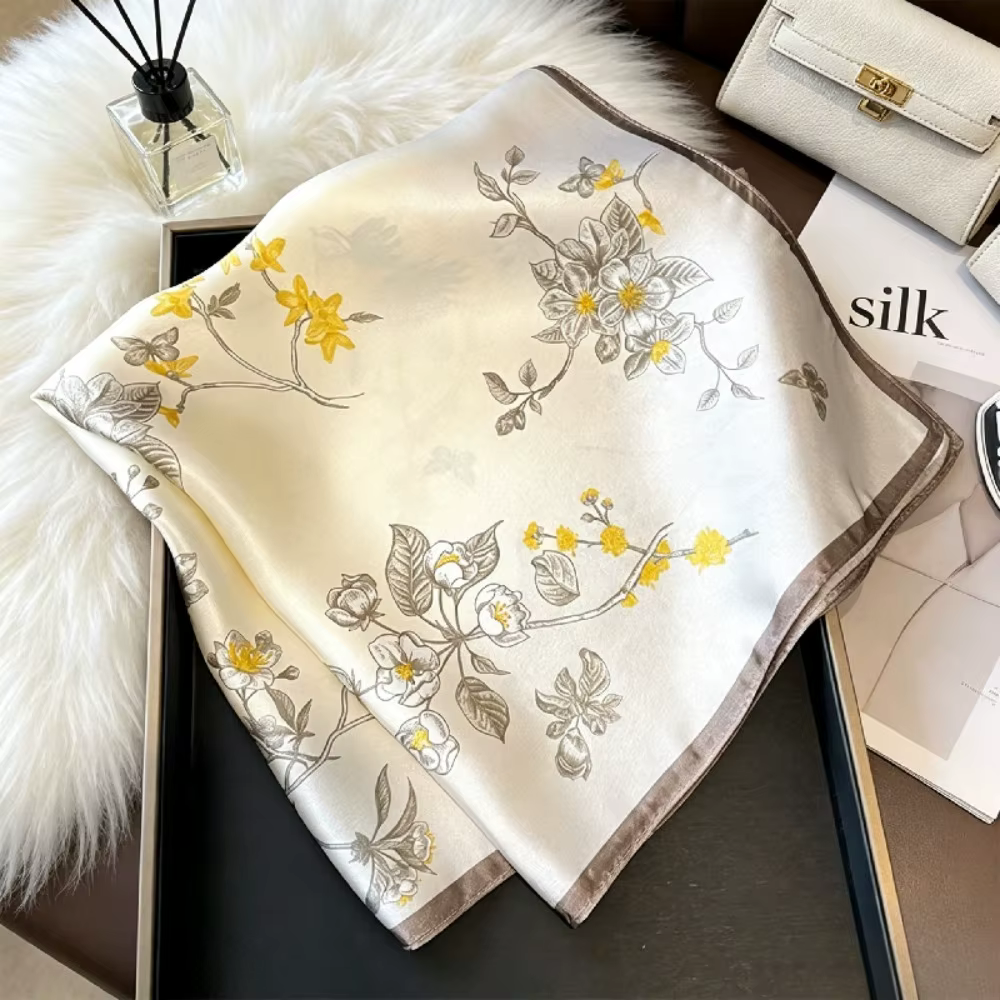 Foulard carré beige en soie de mûrier 100% – Accessoire polyvalent haut de gamme pour cheveux et tenues – Idéal comme cadeau