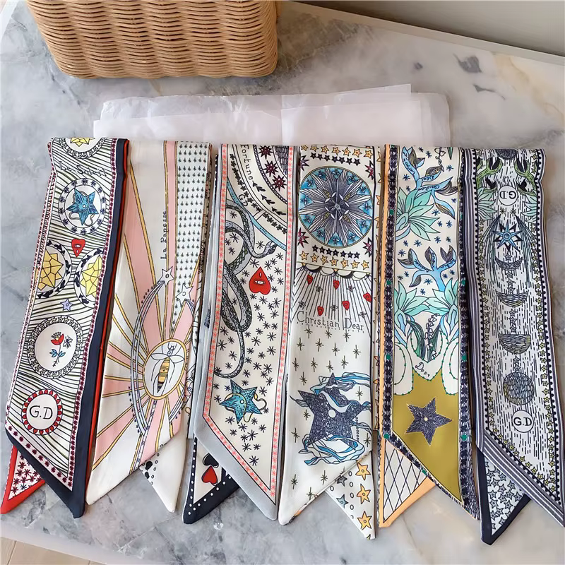 Écharpe fine à motif Tarot Chic pour femme