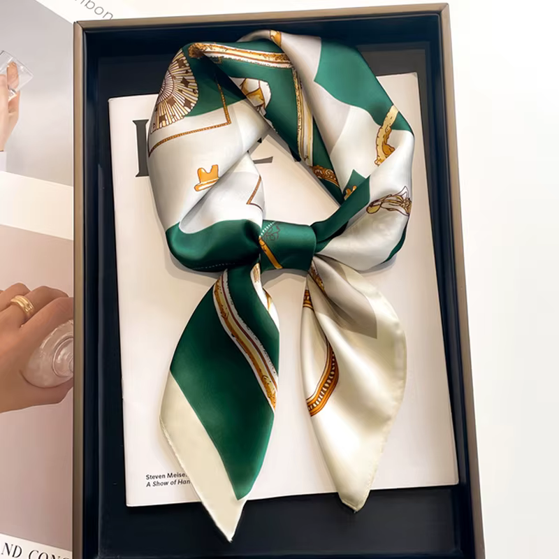 Petit foulard carré, foulard en soie