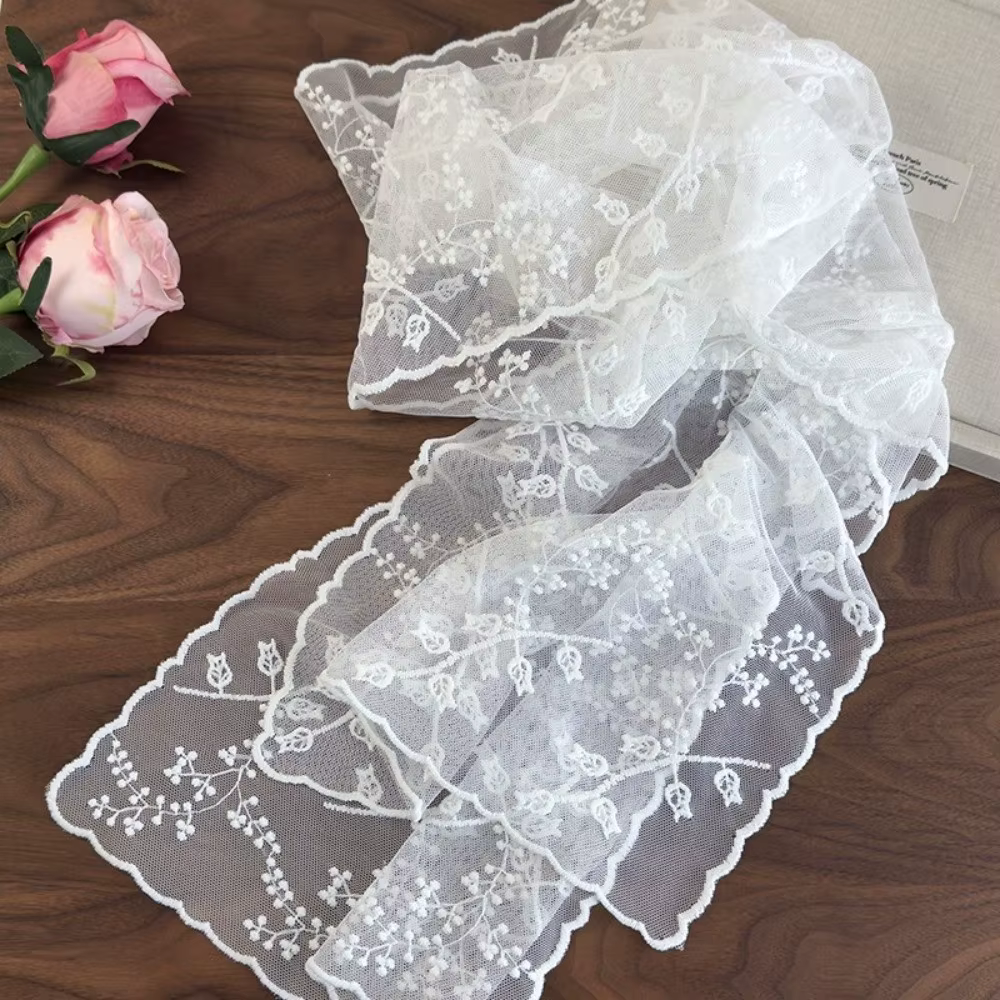 Écharpe en dentelle brodée unie