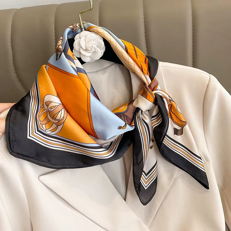 70 petit foulard carré