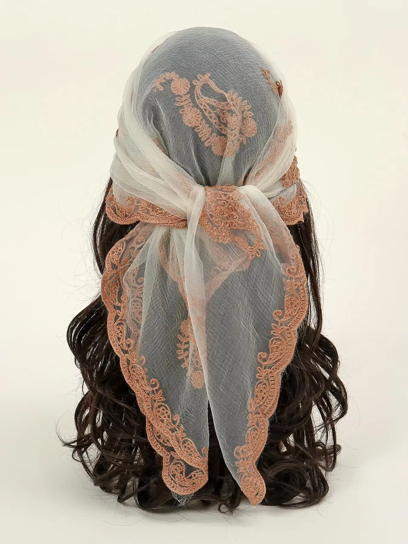 Écharpe carrée brodée de fleurs pour femmes, écharpe multifonctionnelle élégante et tendance pour un usage quotidien, écharpe décontractée et polyvalente