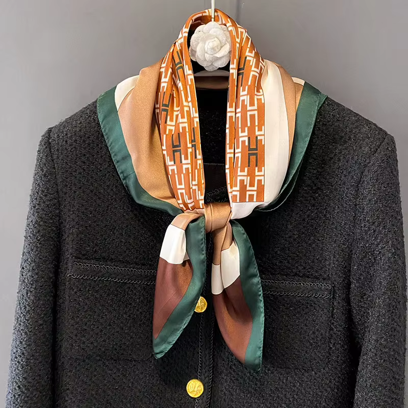 Foulard Carré de Luxe pour Femme