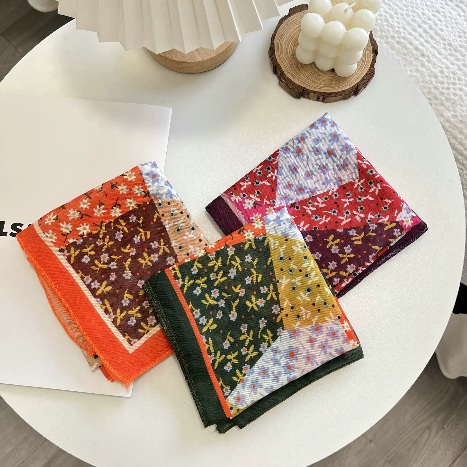 Foulard de cou carré pour femmes