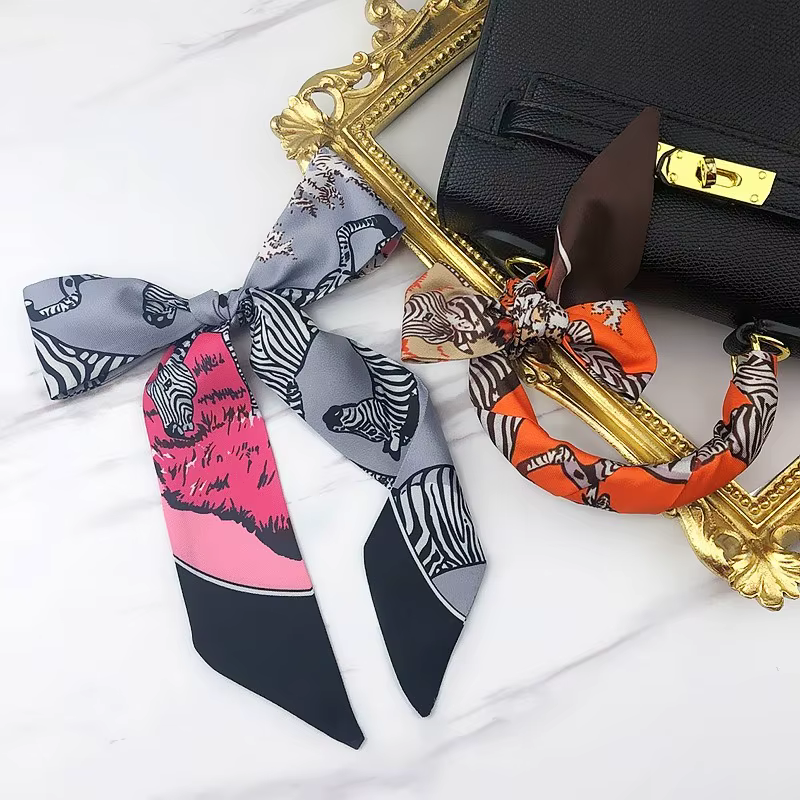 Foulard en soie avec ruban sergé pour femmes