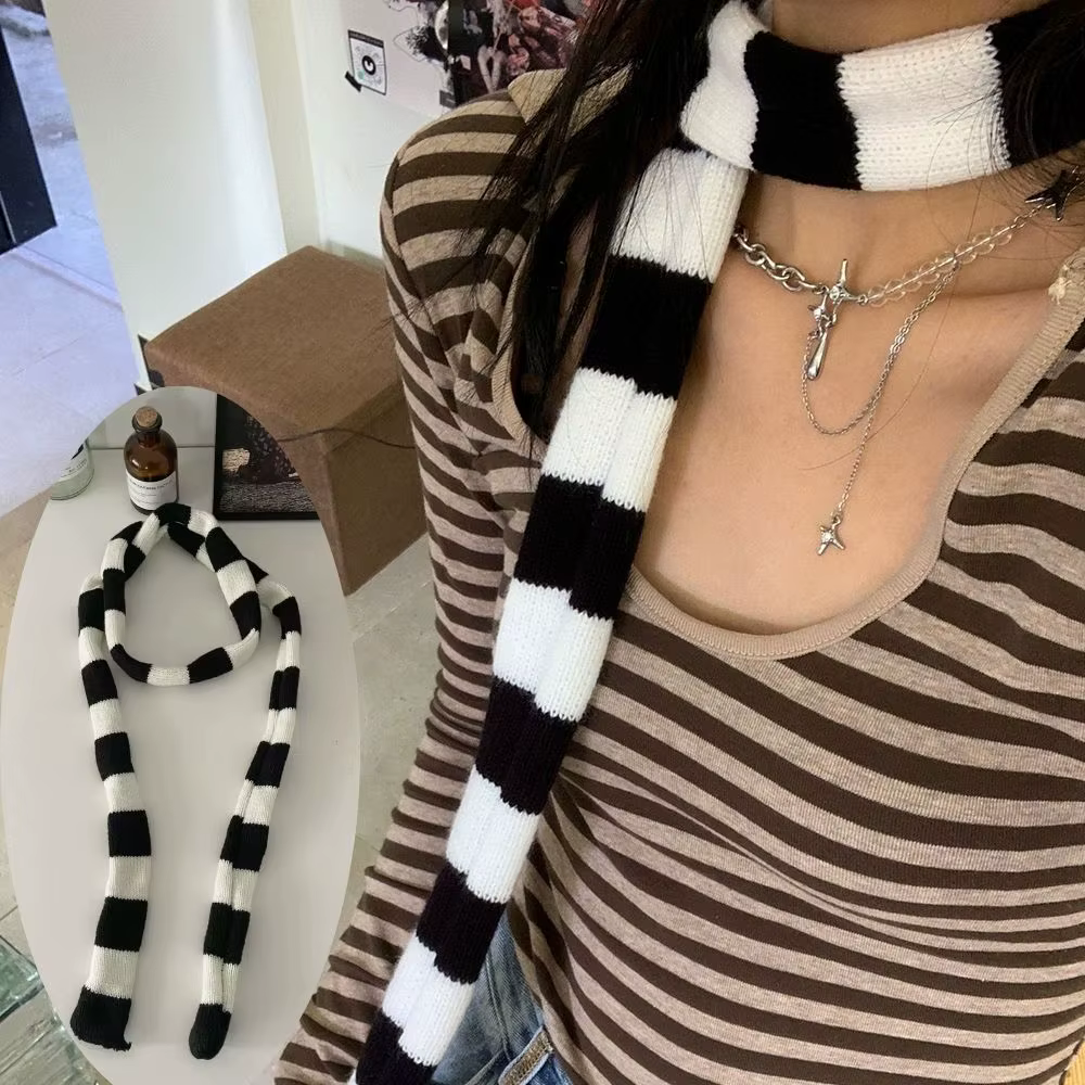 Écharpe rayée noire et blanche pour filles