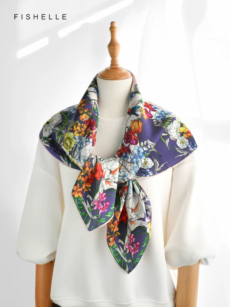 Foulards en sergé de soie bleue violette pour femmes