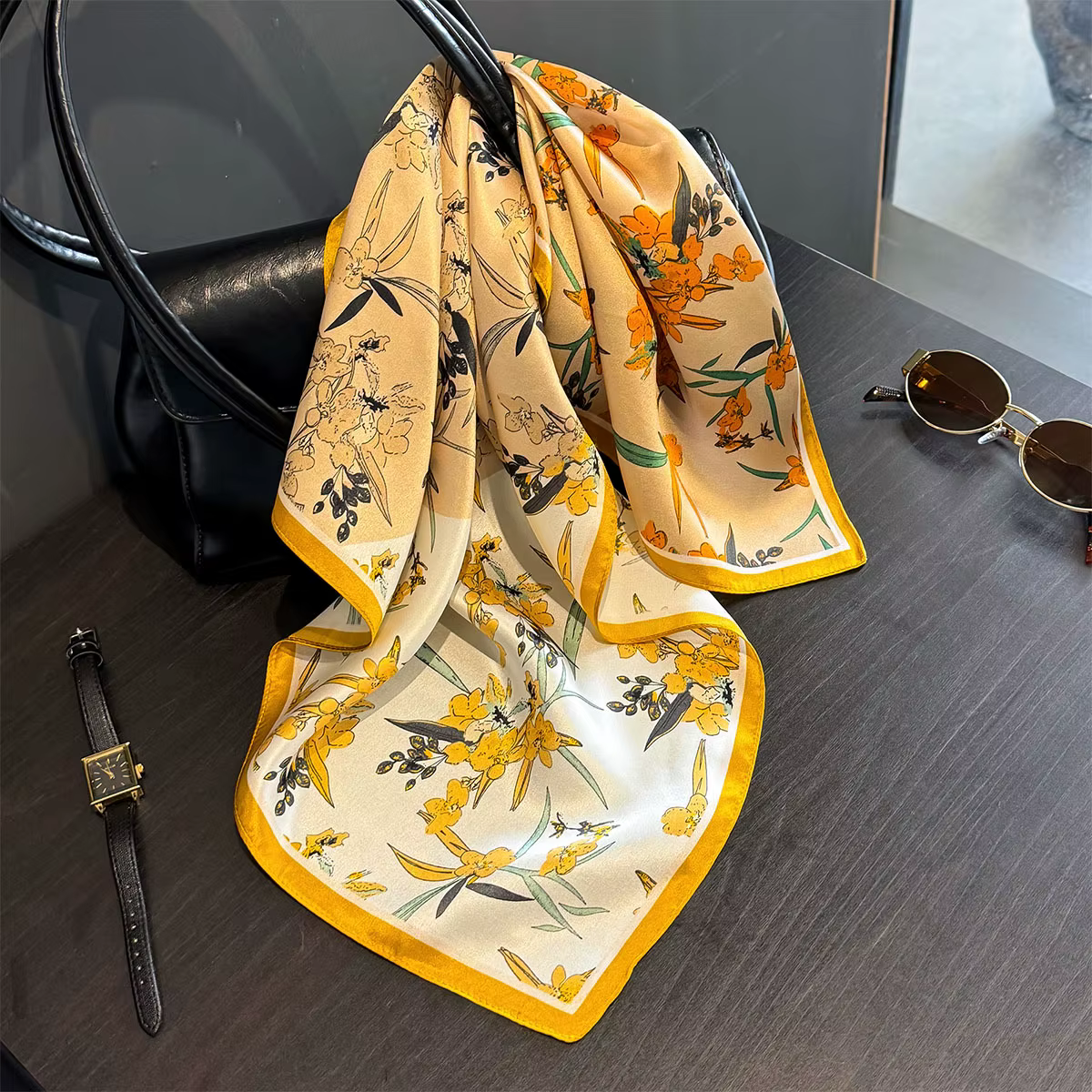 Foulard Chic en soie de mûrier pour femmes