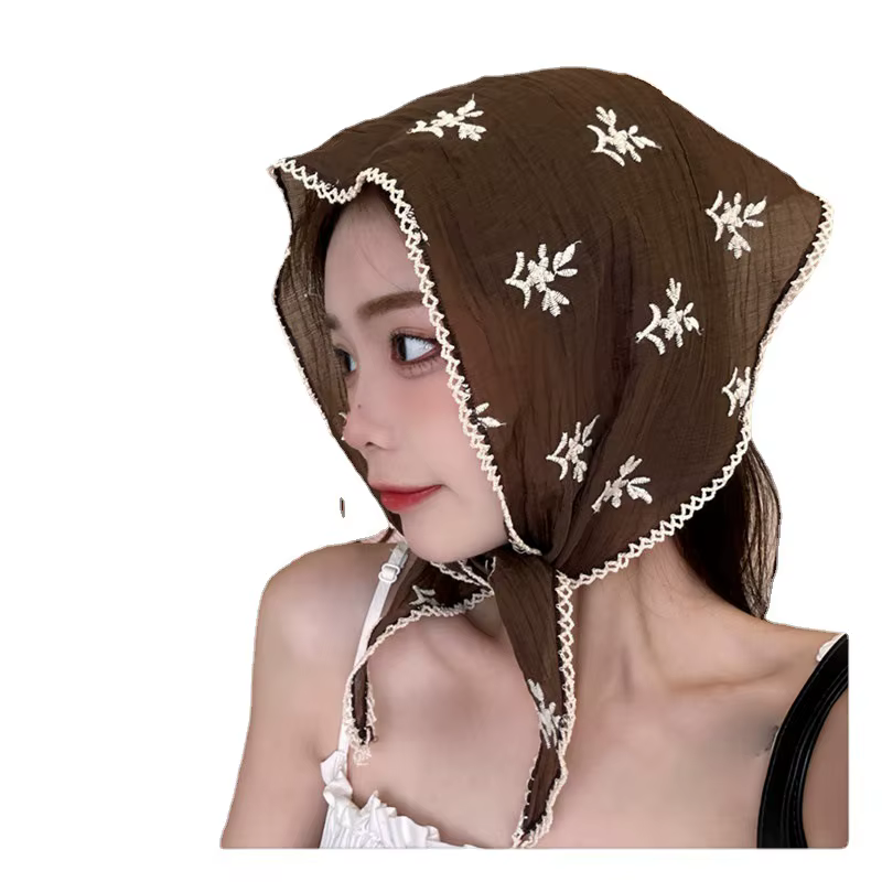 Nouvelle écharpe triangulaire en dentelle brodée de fleurs