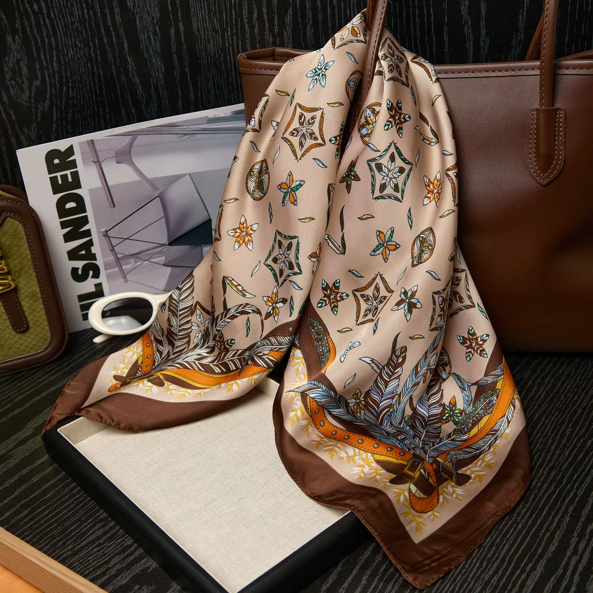 Foulard carré en soie 70 cm pour femme
