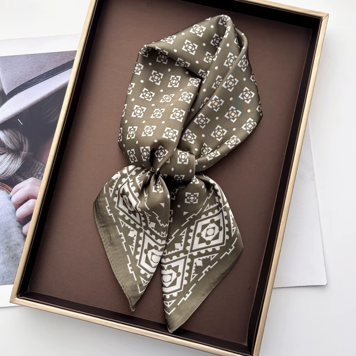 Foulards carrés en soie imitation pour femme