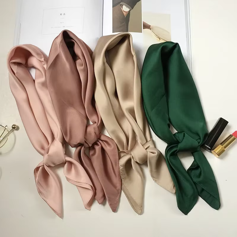 Foulards carrés pour femmes