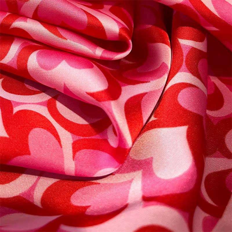 Foulard carré de luxe en soie pour femmes