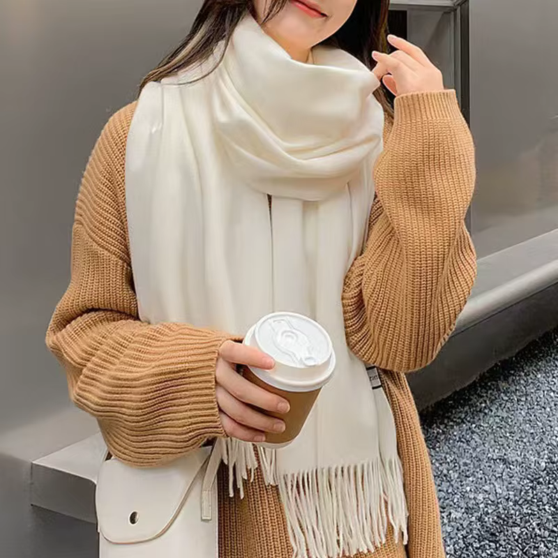 Écharpe blanche à pompons pour femme! Châle épais et chaud