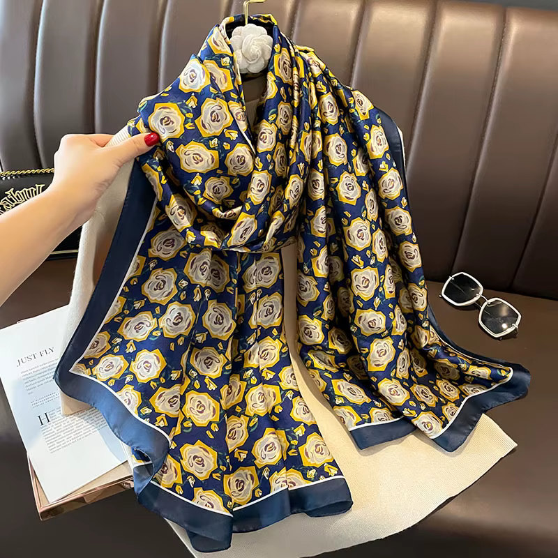 Écharpe de Luxe à Motif Floral pour Femme