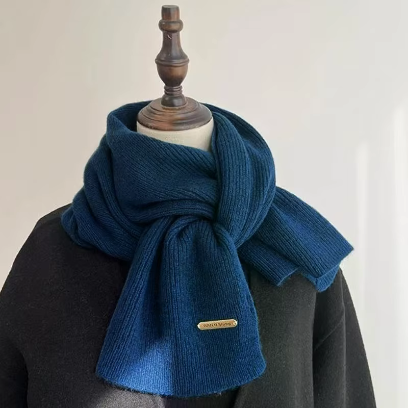 Écharpe tricotée de couleur unie pour femmes