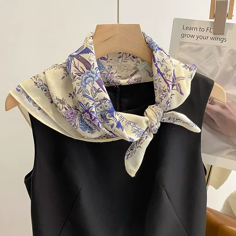 1 pièce Foulard carré en soie imprimé feuilles de 70 cm pour femme