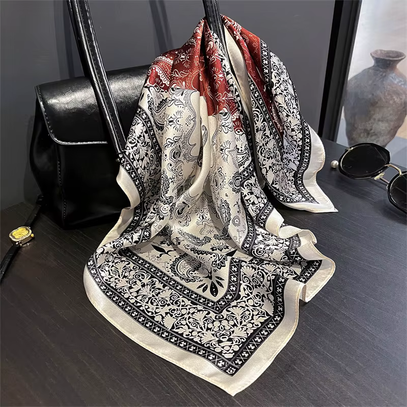 100% foulard en soie Bandana femmes foulards carrés