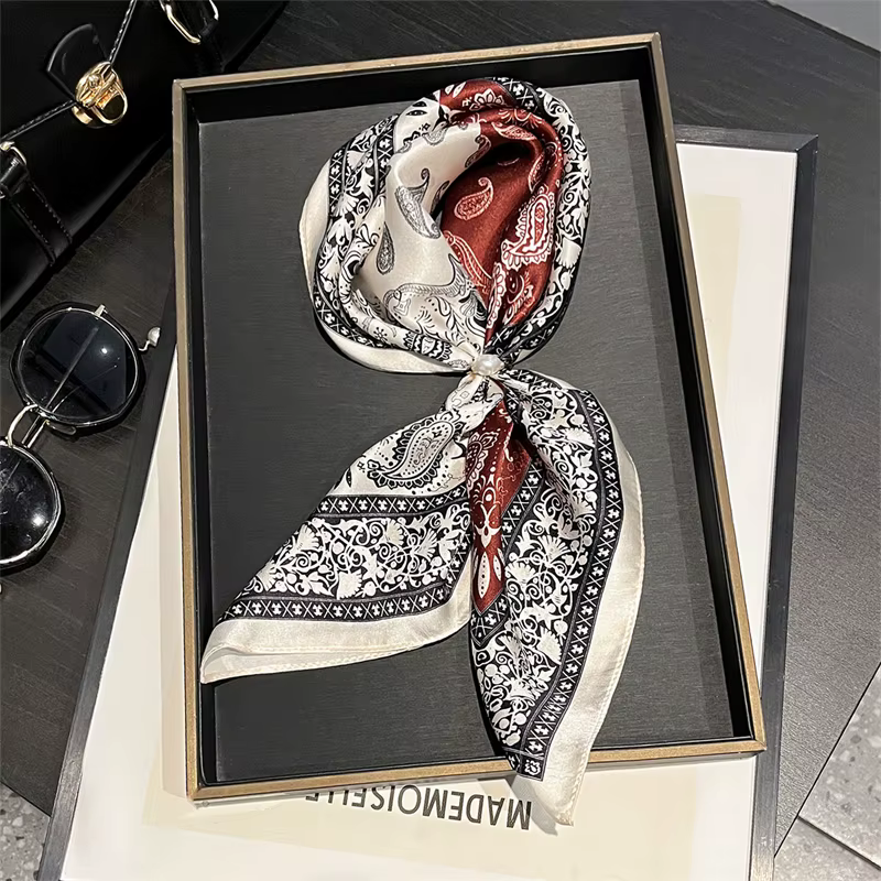 100% foulard en soie Bandana femmes foulards carrés