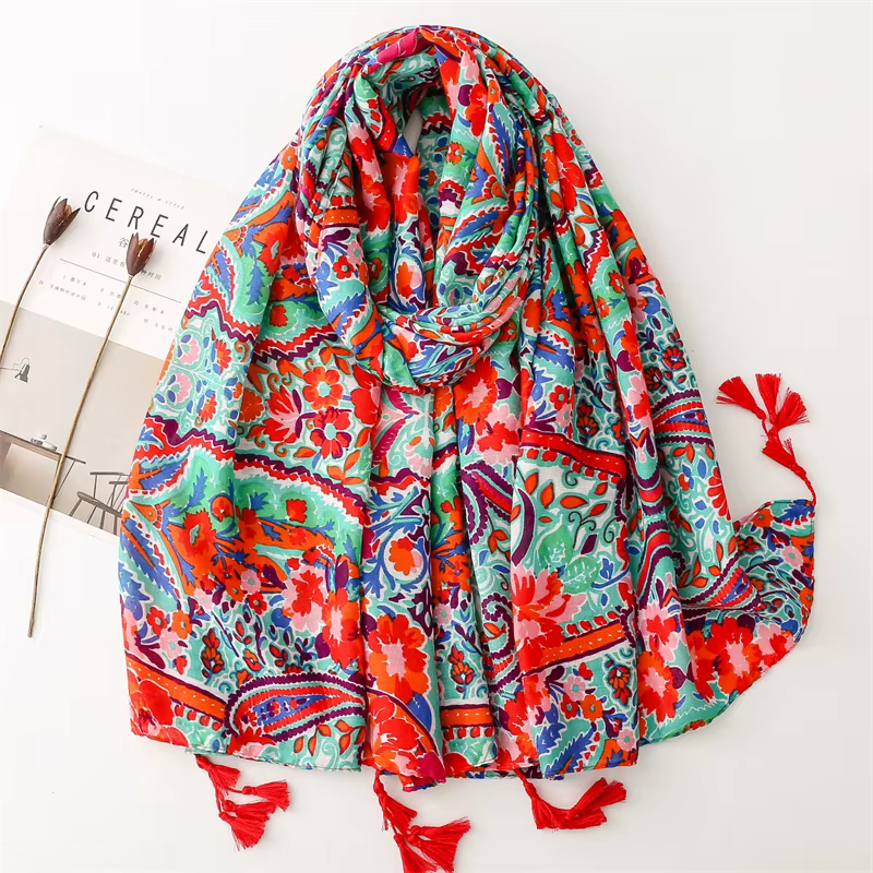 Châle en Viscose avec Pompon