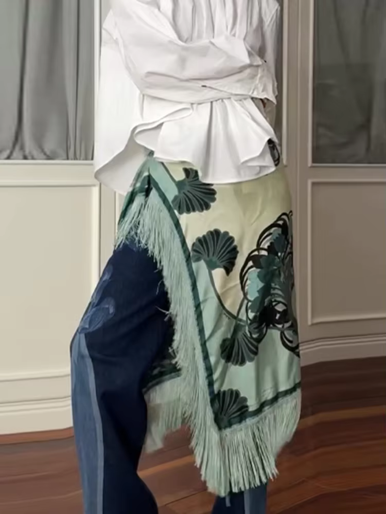 Écharpe Chic Imprimée à Pompons pour Femme
