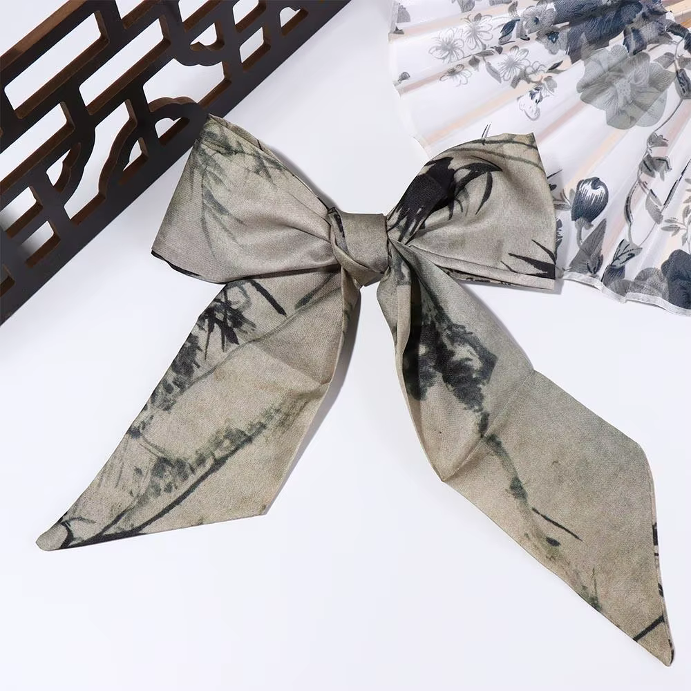 Élégant longue peinture à l'encre foulard en soie Style minimaliste