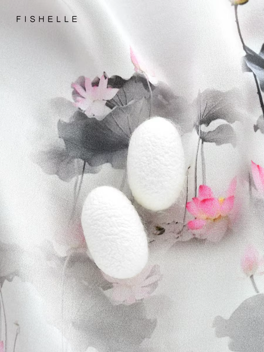 Foulard 100% soie feuille de lotus gris pour femme