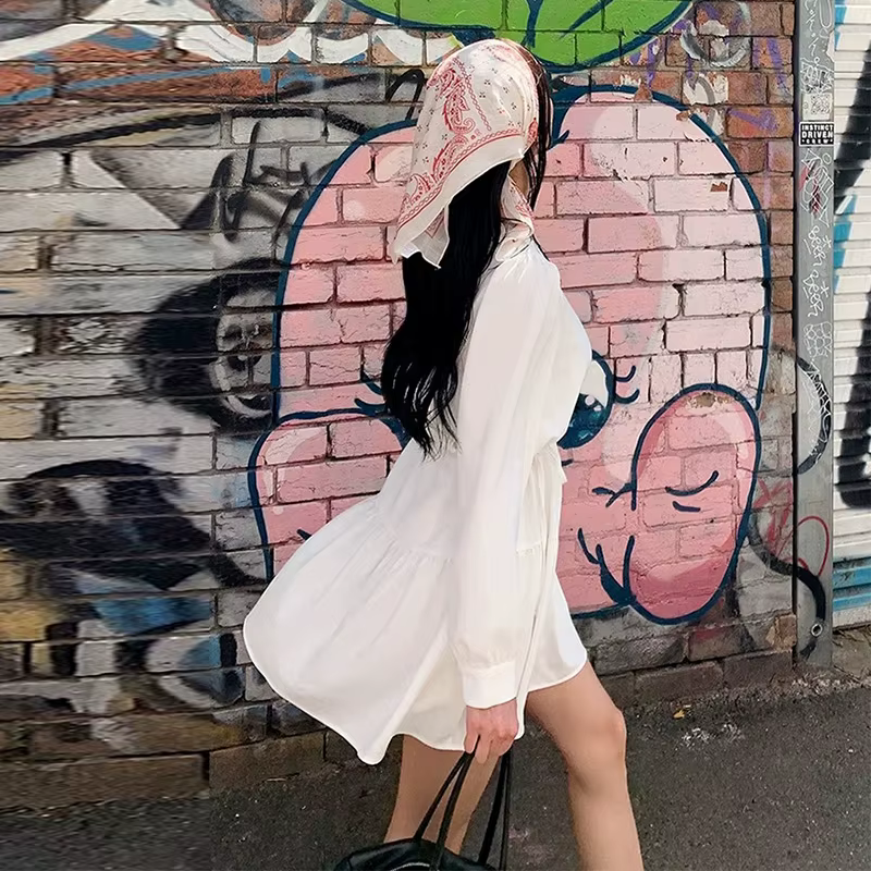 Foulard carré imprimé cerises pour femme