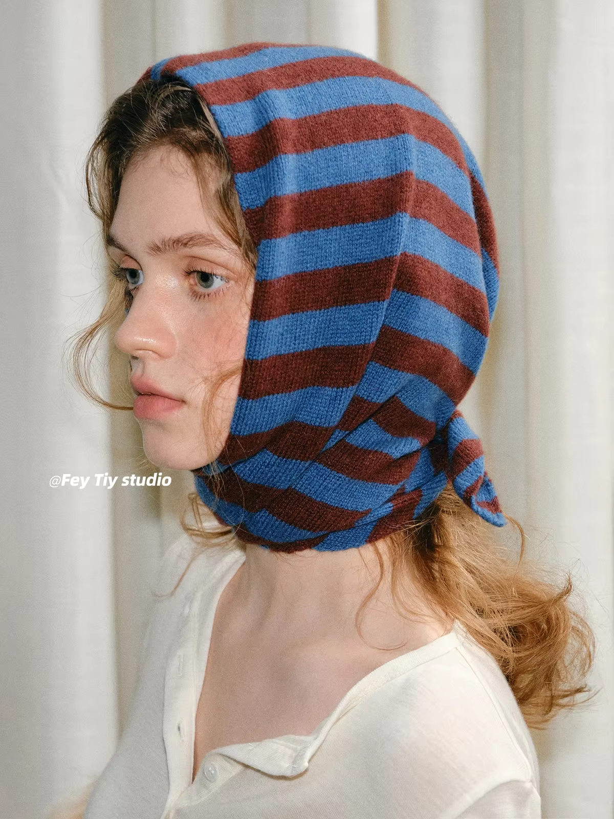 Écharpe Triangle tricotée en laine rayée